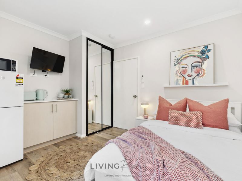 Room/6  13 Chaplin Road, Success WA 6164