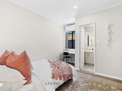 Room/6  13 Chaplin Road, Success WA 6164