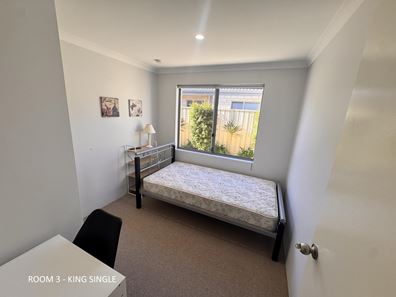Room Only/22 Hollyford Parade, Butler WA 6036