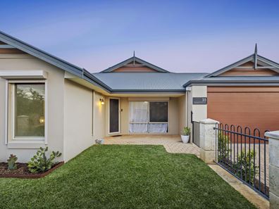 35 CLAREMORRIS PARKWAY, Butler WA 6036