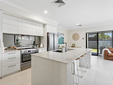 15 Musing Way, Aveley WA 6069