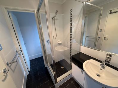 2B Jeanhulley Road, , High Wycombe WA 6057