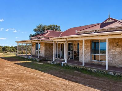 475 Hall Road, Waggrakine WA 6530