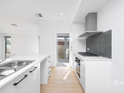 4A Brinkley Street, Cannington WA 6107