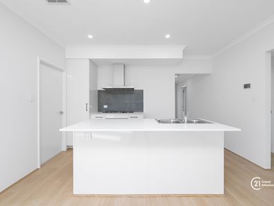 4A Brinkley Street, Cannington WA 6107