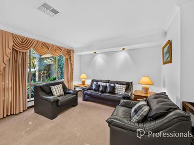 6 Ballart Way, Dianella WA 6059