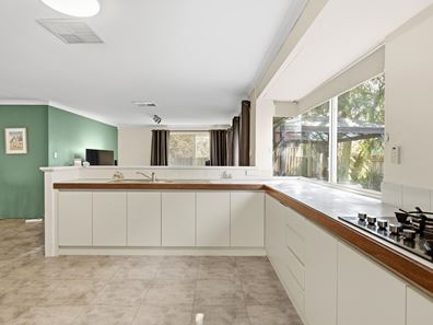 31 River Bank Drive, Gosnells WA 6110