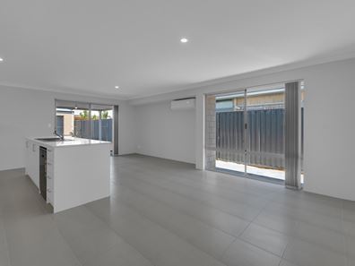 20 Jefferson Street, Lakelands WA 6180