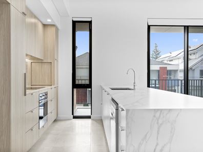 1/1 Enderby Close, North Coogee WA 6163
