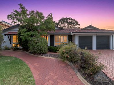 13 Sierra  Chase, Leeming WA 6149