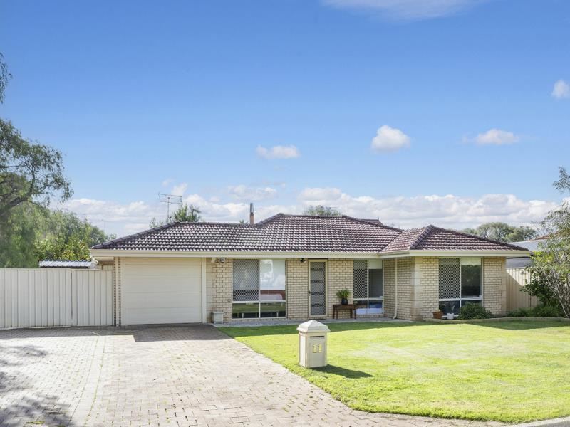 2/11 Coral Crescent, Broadwater