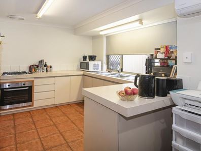 2/11 Coral Crescent, Broadwater WA 6280