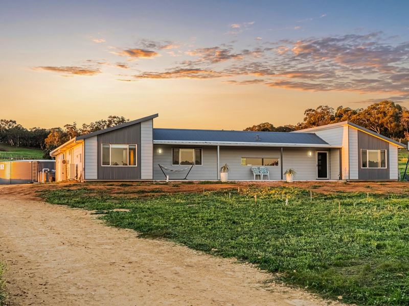 254 Guernsey Rise, Chittering WA 6084