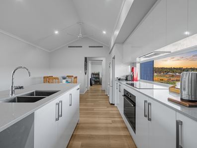 254 Guernsey Rise, Chittering WA 6084