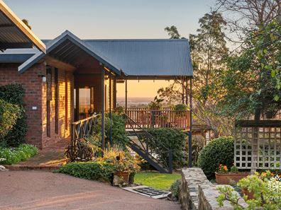 10 View Terrace, Darlington WA 6070