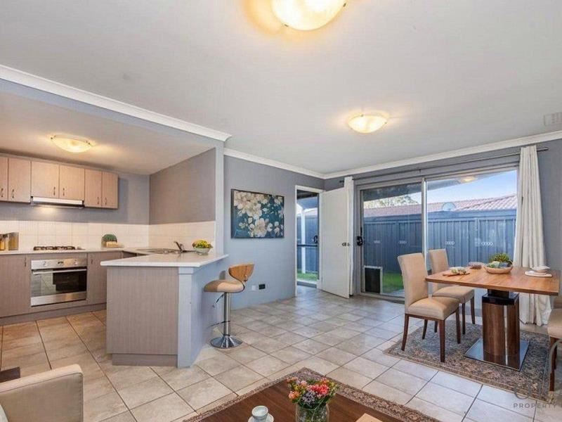 13/14 Wattleglen Avenue, Erskine