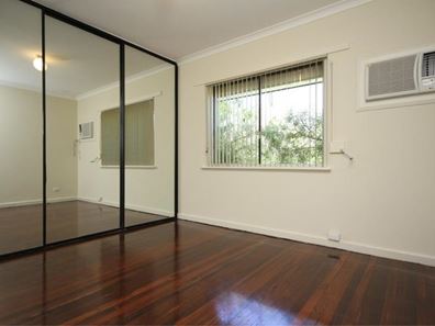 33 Scanlon Way, Lockridge WA 6054