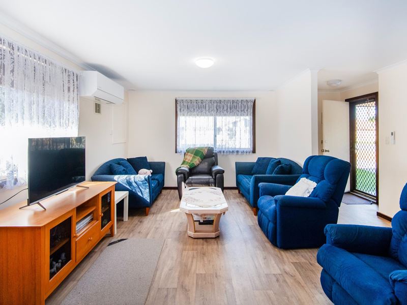 11 Scott Road, Dongara WA 6525