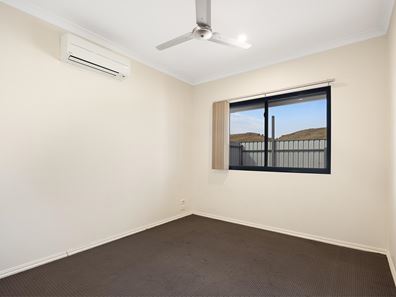 24 Lilly Parade, Baynton WA 6714