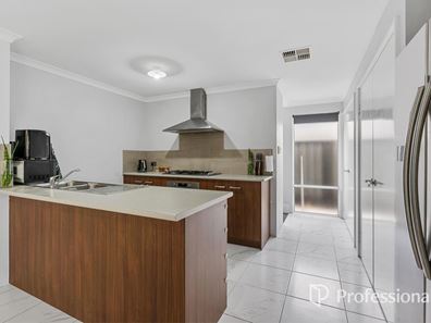 8 Mcintyre Street, Midvale WA 6056