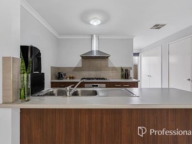 8 Mcintyre Street, Midvale WA 6056