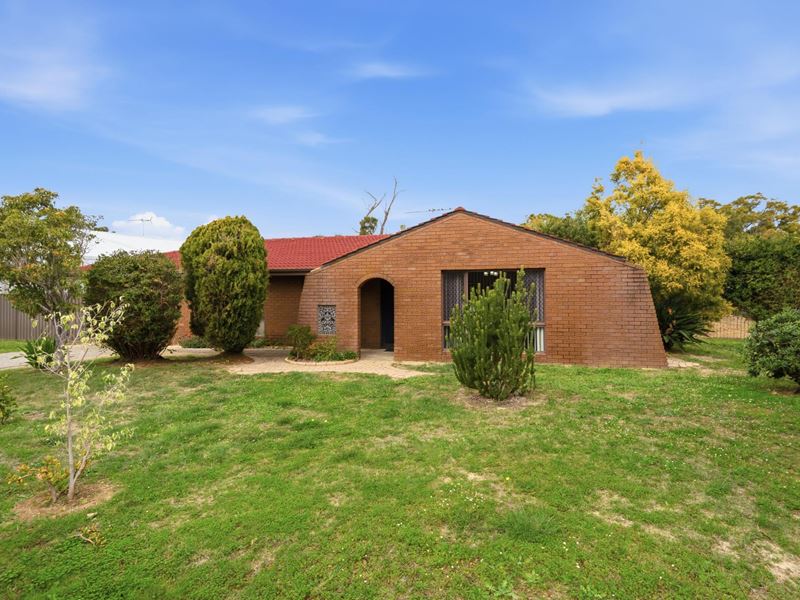 52 Lincoln Road, Forrestfield WA 6058