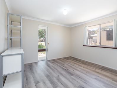 1B Ilford Place, Thornlie WA 6108