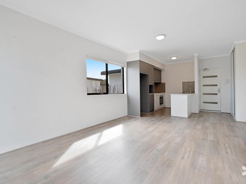 16/14 Davilak Avenue, Hamilton Hill