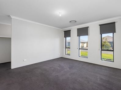 5 Dunedin Way, Australind WA 6233