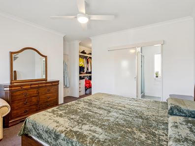 8 Daffodil Road, Canning Vale WA 6155