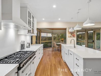 14 Parkway, Swan View WA 6056