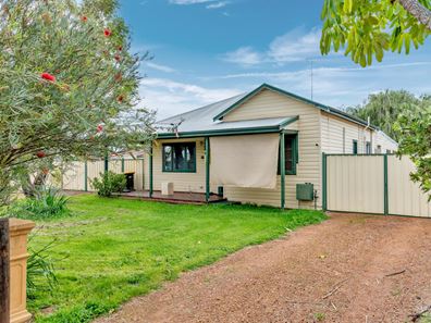 32 Congdon Avenue, Pinjarra WA 6208