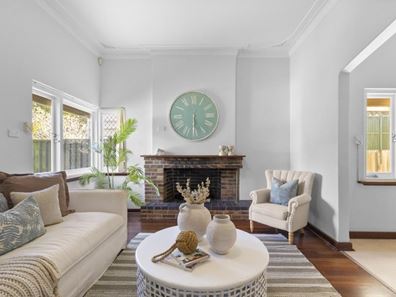 35 Pitt Street, St James WA 6102
