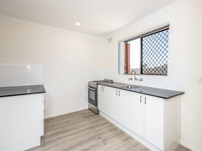 2/213 Sixth  Street, Wonthella WA 6530