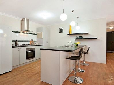 10 Salerno Approach, Piara Waters WA 6112