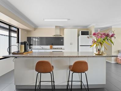 19 Dardanup Lane, Baldivis WA 6171