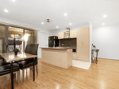 7/26 Mangosteen Drive, Forrestfield WA 6058