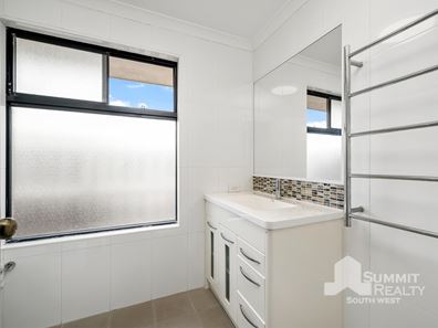 9 Glenfield Drive, Australind WA 6233