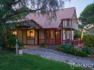 15 Yalgorup Court, Preston Beach WA 6215