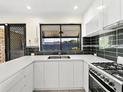61 Corring Way, Parmelia WA 6167