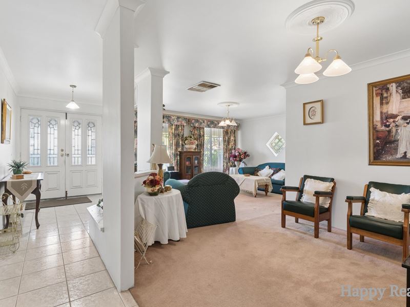 18 Wisteria Place, Thornlie WA 6108
