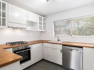 3/27 Melinga Court, Karawara WA 6152