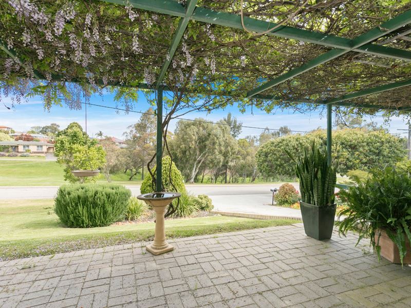 23 Chartwell Way, Swan View