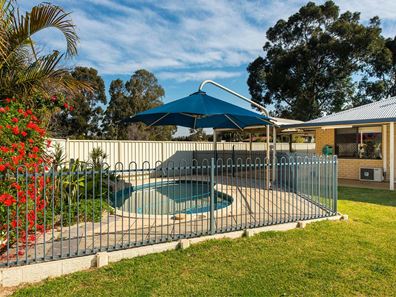 1 Christina Street, Hazelmere WA 6055