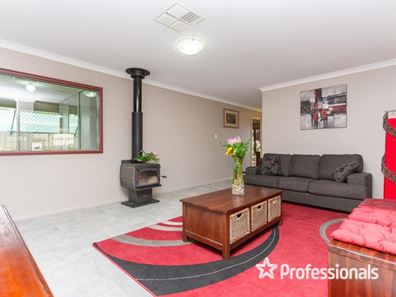 127 Brown Crs, Seville Grove WA 6112