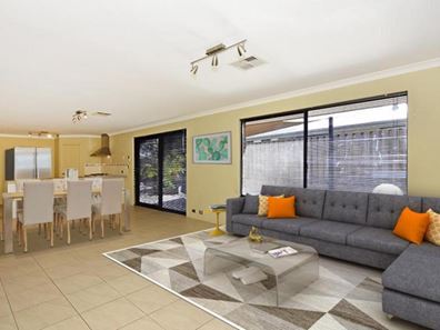 4 Karakin Terrace, Ellenbrook WA 6069