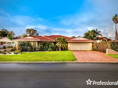 7 Maitland Place, Thornlie WA 6108