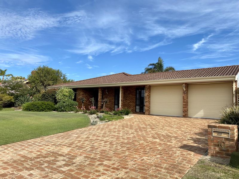 10 Zircon Court, Carine WA 6020