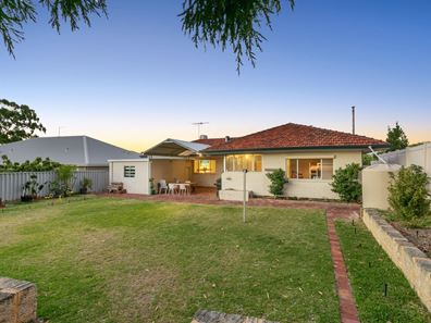 3 Dampier Avenue, City Beach WA 6015