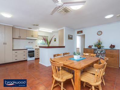 8 Banner Place, Swan View WA 6056
